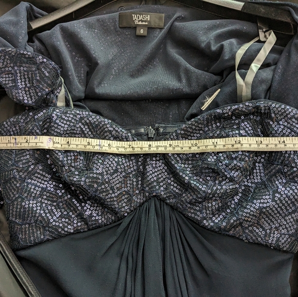 Tadashi Shoji Designer Evening Gown. - Picture 6 of 7